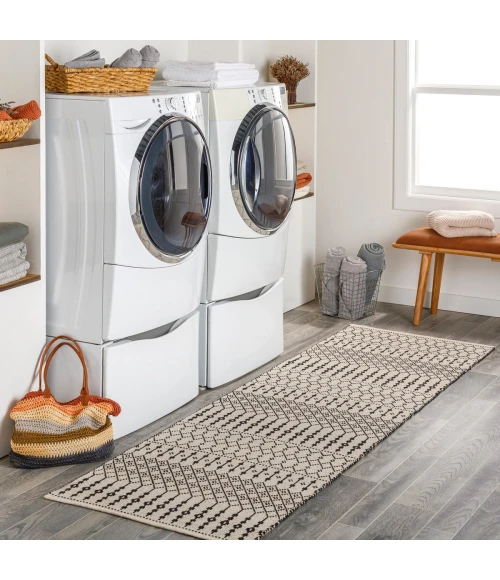 Surya Osasuna OSA-2300 2'6" x 8' Rug