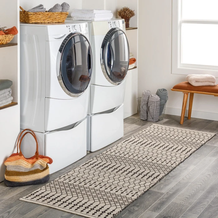 Surya Osasuna OSA-2300 2'6" x 8' Rug