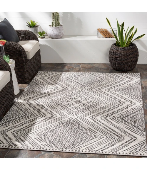 Surya Ariana RIA-2302 Area Rug