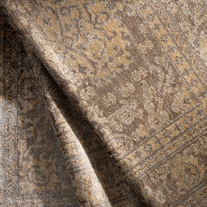 Surya Royal RYL-2301 4  x 6  Rug