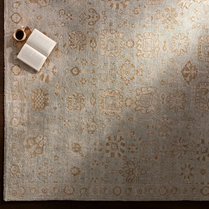 Surya Royal RYL-2304 2  x 3  Rug