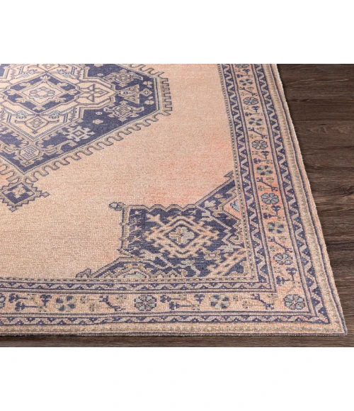 Surya Unique UNQ-2308 2'6" x 4' Rug