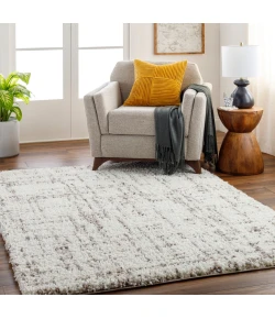 LIVABLISS Ultra Shag White UTG-2304 5ft.3in. x 7ft. Rect. Rug