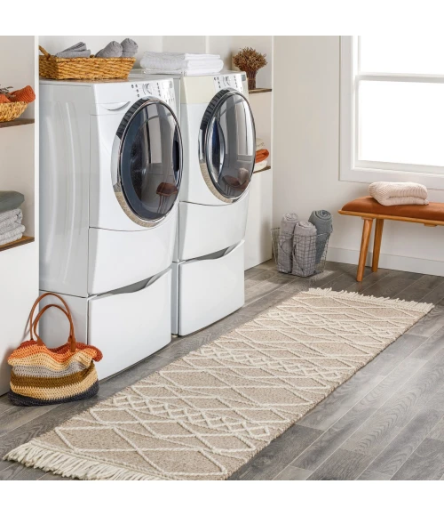 Surya Uttar UTT-2304 2'6" x 8' Rug