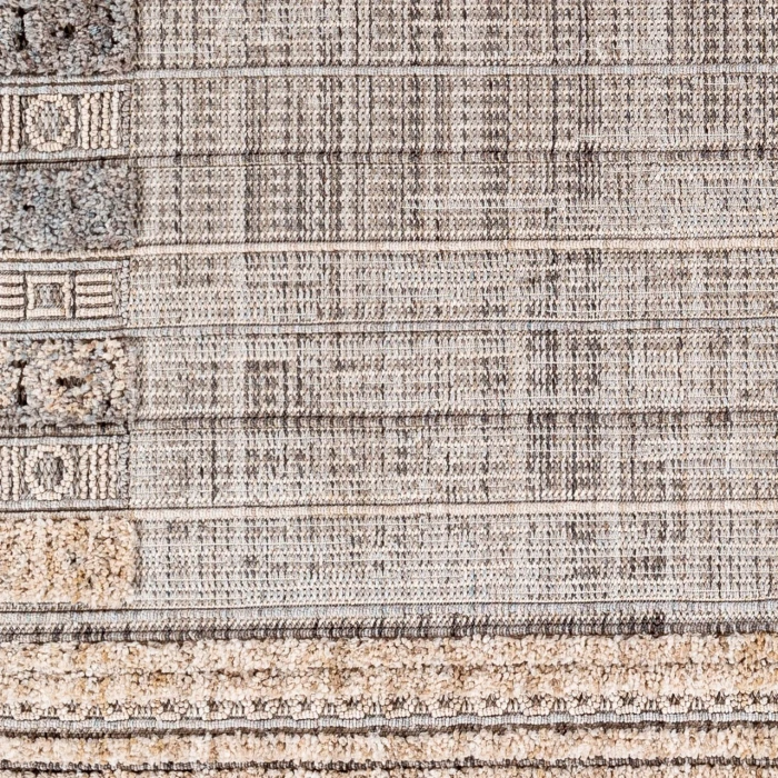 LIVABLISS Zaragoza Cream ZRZ-2308 2ft.7in. x 7ft.3in. Rect. Rug