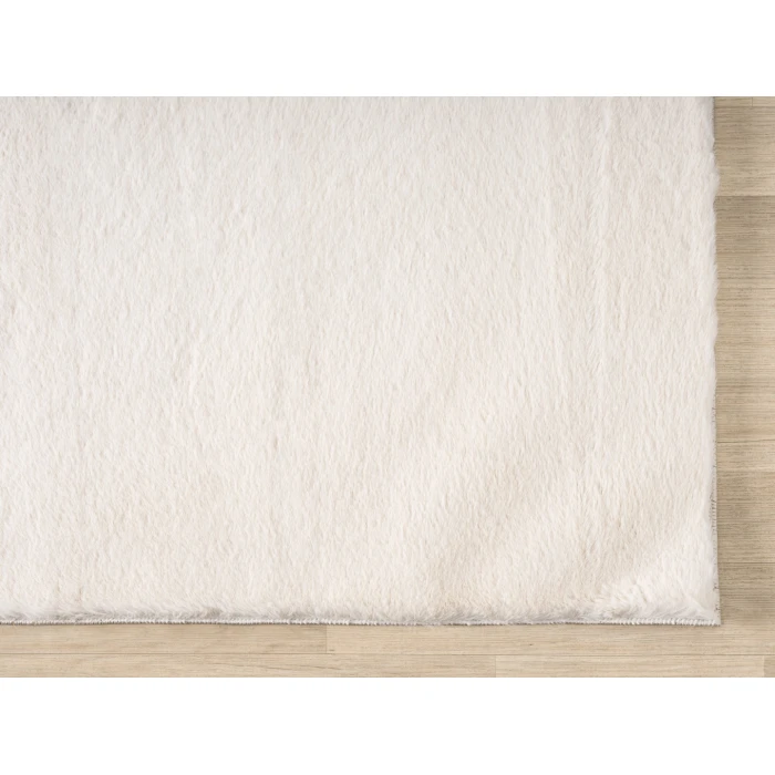 United Weavers Lavish Solid Beige 150 25126 46 3ft. 11in. x 5ft. 3in. Rect. Rug