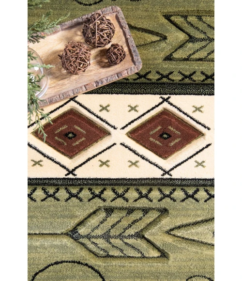 United Weavers Cottage Green 2055-41845 5 ft. 3 in. X 7 ft. 6 in. Rectangle Rug