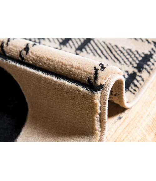 United Weavers Cottage Beige 2055-41426 2 ft. 7 in. X 7 ft. 4 in. Rectangle Rug