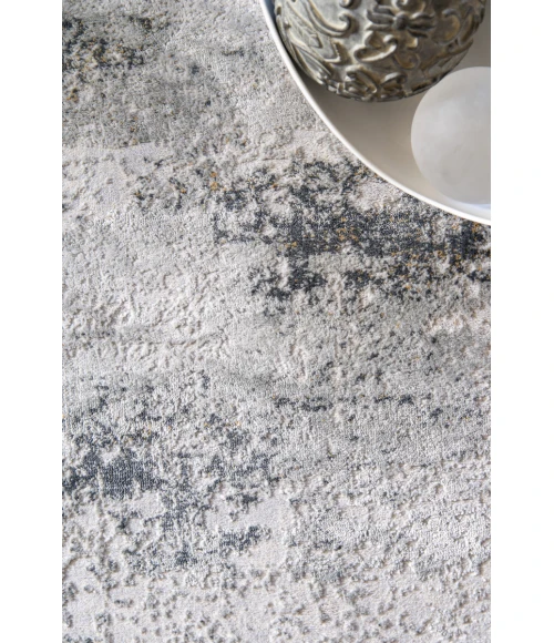 United Weavers Veronica Wheat 2610-20291 2 ft. 7 in. X 7 ft. 2 in. Rectangle Rug