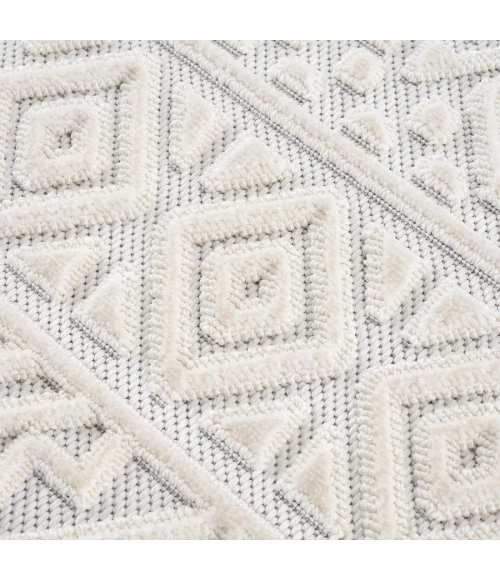 United Weavers Chelsea  White 2920-81299 5 ft. 3 in. X 7 ft. 2 in. Rectangle Rug