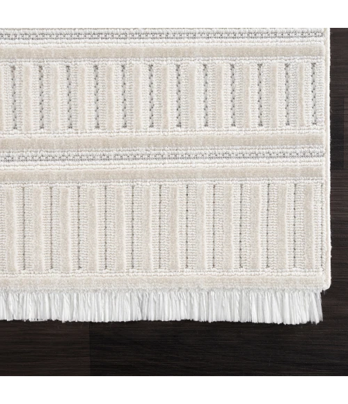 United Weavers Chelsea  White 2920-81499 5 ft. 3 in. X 7 ft. 2 in. Rectangle Rug