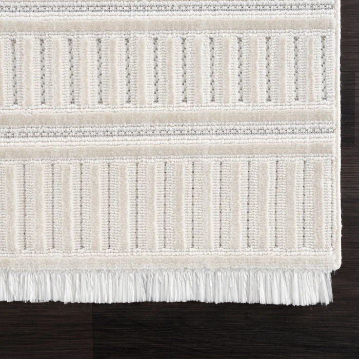 United Weavers Chelsea  White 2920-81499 5 ft. 3 in. X 7 ft. 2 in. Rectangle Rug