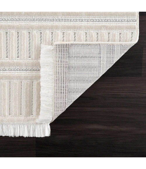 United Weavers Chelsea  White 2920-81499 5 ft. 3 in. X 7 ft. 2 in. Rectangle Rug