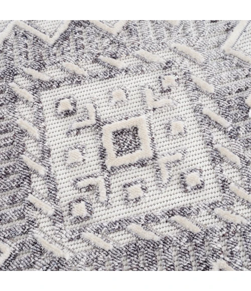 United Weavers Chelsea  Grey 2920-81572 2 ft. 7 in. X 7 ft. 2 in. Rectangle Rug