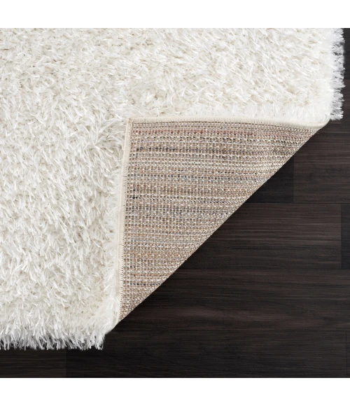 United Weavers Aubrey White 3100-61099 5 ft. 3 X 7 ft. 2 in. Rectangle Rug