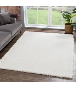 United Weavers Aubrey White 3100-61099 5 ft. 3 X 7 ft. 2 in. Rectangle Rug