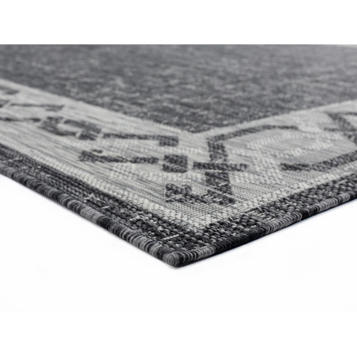 United Weavers Augusta Black 3900-10070 5 ft. 3 in. X 7 ft. 6 in. Rectangle Rug