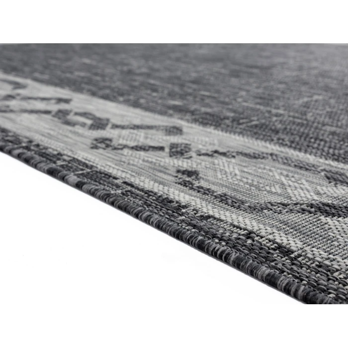 United Weavers Augusta Black 3900-10070 5 ft. 3 in. X 7 ft. 6 in. Rectangle Rug