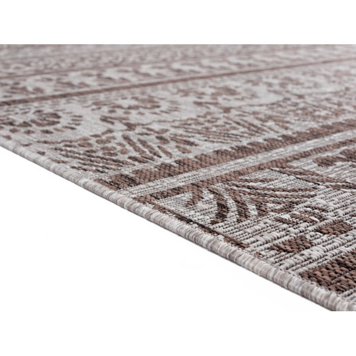 United Weavers Augusta Brown 3900-10150 5 ft. 3 in. X 7 ft. 6 in. Rectangle Rug