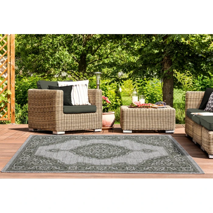 United Weavers Augusta Green 3900-10245 7 ft. 10 in. X 10 ft. 6 in. Rectangle Rug