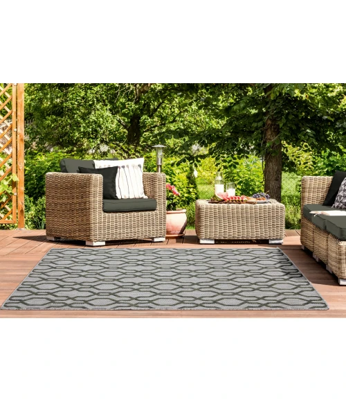 United Weavers Augusta Green 3900-10445 5 ft. 3 in. X 7 ft. 6 in. Rectangle Rug