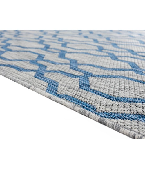 United Weavers Augusta Blue 3900-10460 5 ft. 3 in. X 7 ft. 6 in. Rectangle Rug