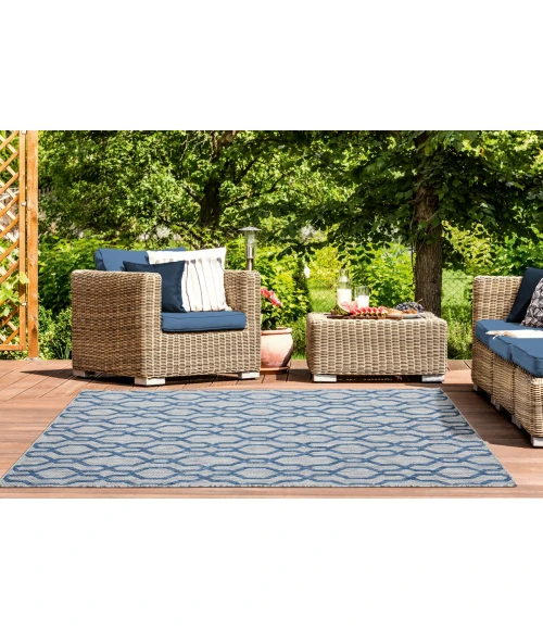 United Weavers Augusta Blue 3900-10460 5 ft. 3 in. X 7 ft. 6 in. Rectangle Rug