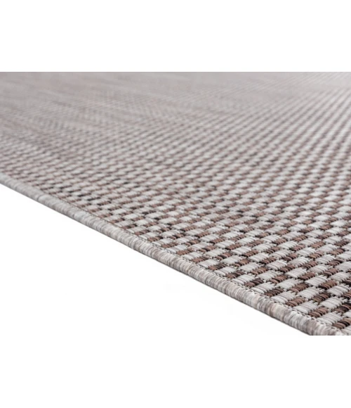 United Weavers Augusta Brown 3900-10550 5 ft. 3 in. X 7 ft. 6 in. Rectangle Rug