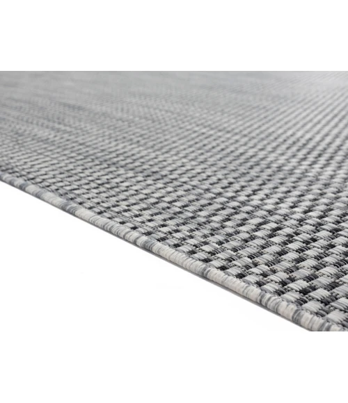 United Weavers Augusta Black 3900-10570 5 ft. 3 in. X 7 ft. 6 in. Rectangle Rug