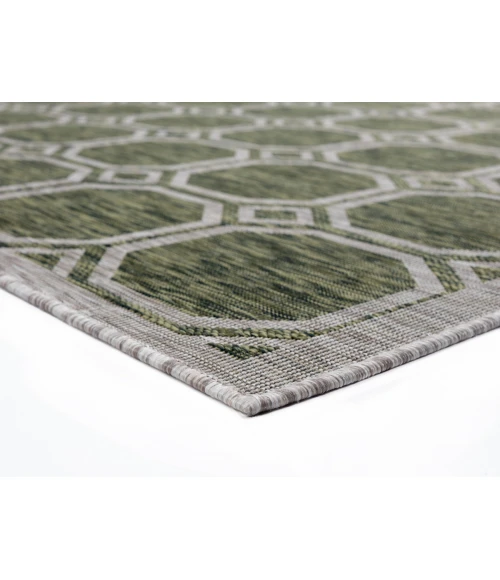 United Weavers Augusta Green 3900-10645 5 ft. 3 in. X 7 ft. 6 in. Rectangle Rug