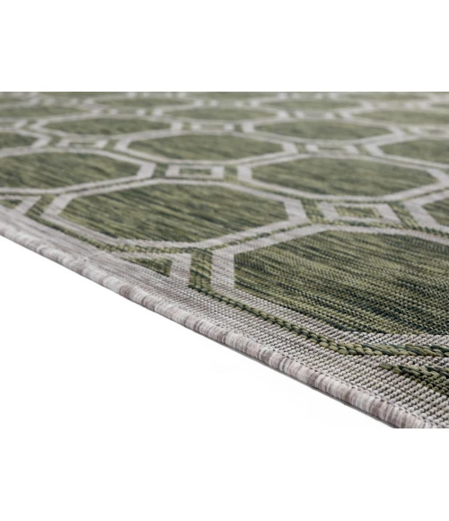 United Weavers Augusta Green 3900-10645 5 ft. 3 in. X 7 ft. 6 in. Rectangle Rug