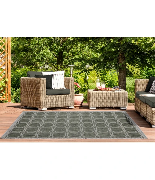 United Weavers Augusta Green 3900-10645 5 ft. 3 in. X 7 ft. 6 in. Rectangle Rug