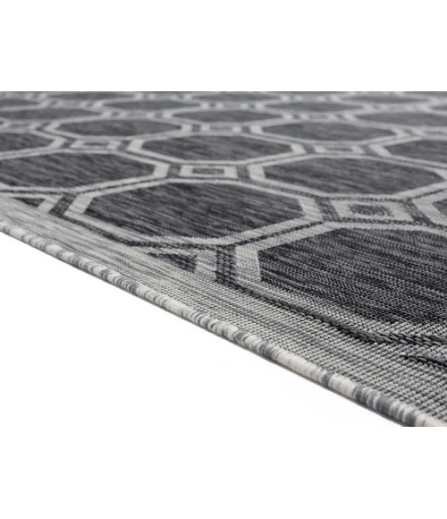 United Weavers Augusta Black 3900-10670 5 ft. 3 in. X 7 ft. 6 in. Rectangle Rug