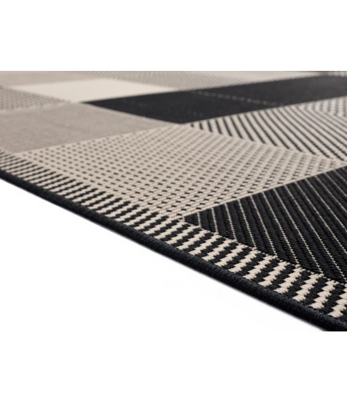 United Weavers Augusta Black 3900-10770 5 ft. 3 in. X 7 ft. 6 in. Rectangle Rug