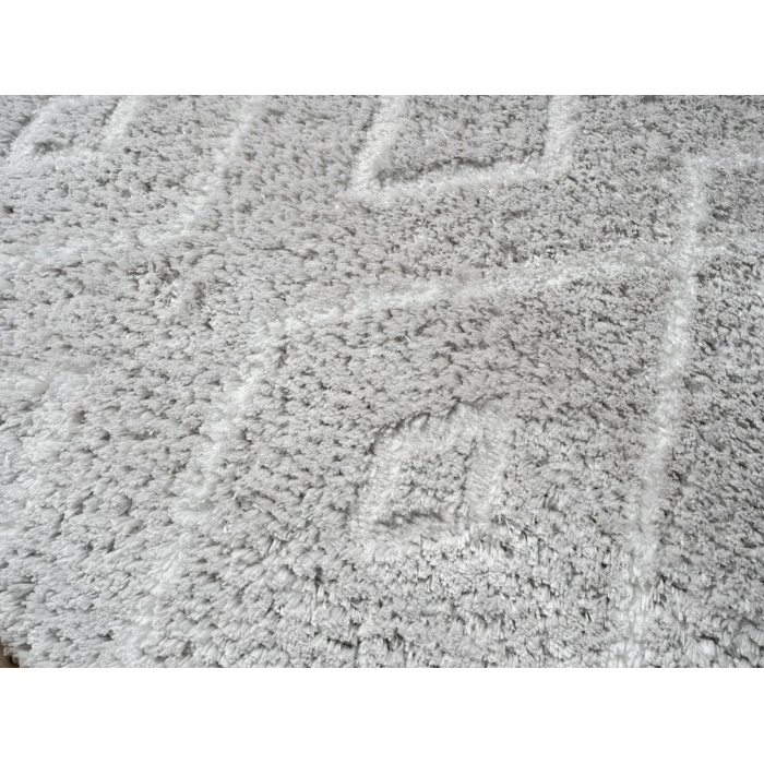 United Weavers Barcelona White 4570-30499 5 ft. 3 in. X 7 ft. 2 in. Rectangle Rug