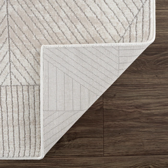 United Weavers Reserve White 770-30399 1 ft. 10 in. X 3 ft. Rectangle Rug