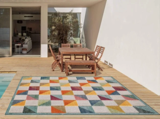 Choose vibrant color rugs