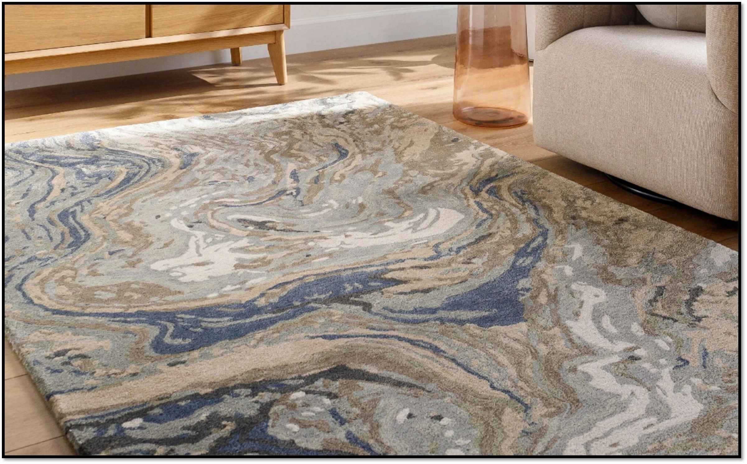 Luxurious Handcrafted Modern Rug